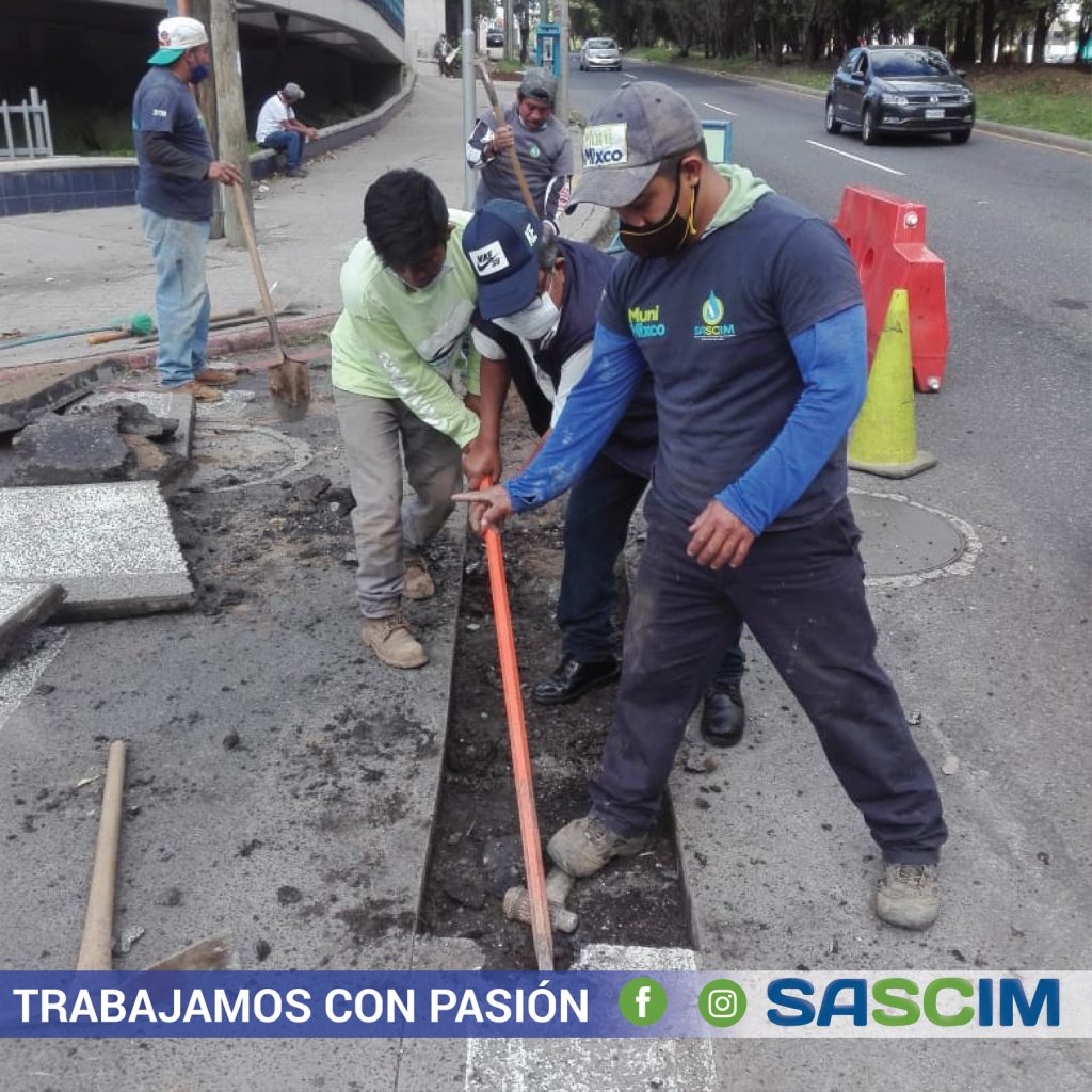 Equipo de SASCIM trabajando en la vía pública